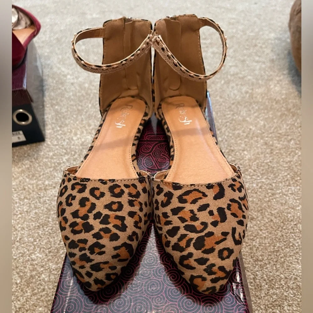 Leopard flats - Picture 1 of 2